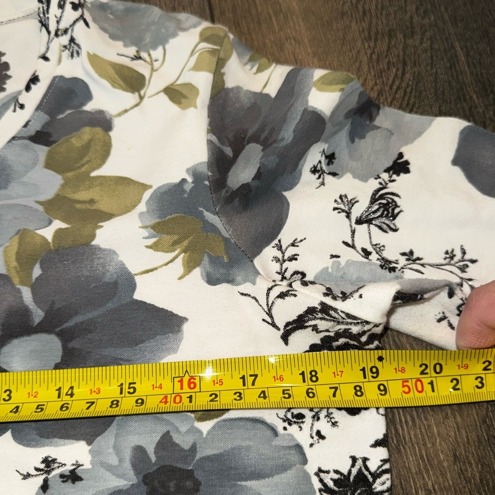 Gloria Vanderbilt Women's M Stretch Top Floral V Neck Short Sparkly Dainty‎ Top - Picture 11 of 12